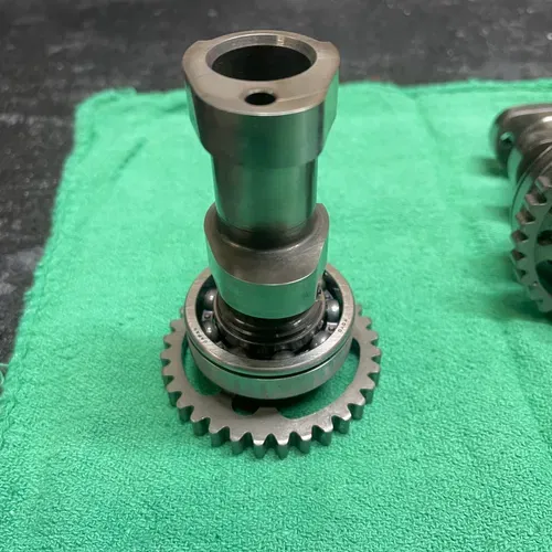 Kawasaki STX-12F '03 OEM CAMSHAFT-COMP,EXHAUST Used (49118