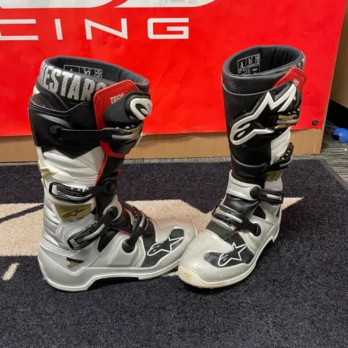 Alpinestars tech hotsell 7 size 10