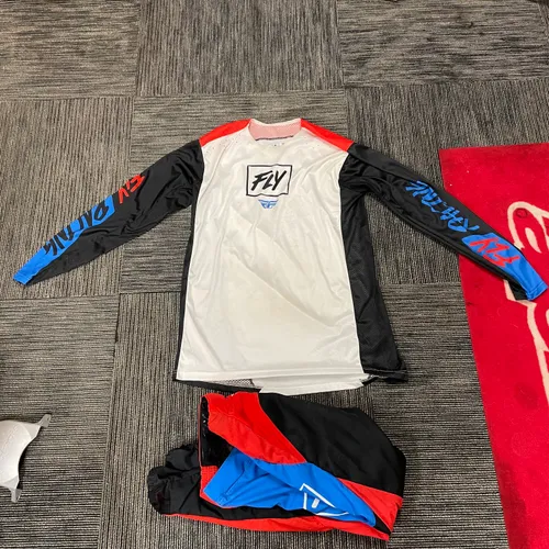 2022 FLY RACING ADULT LITE RED/WHITE/BLUE GEAR COMBO