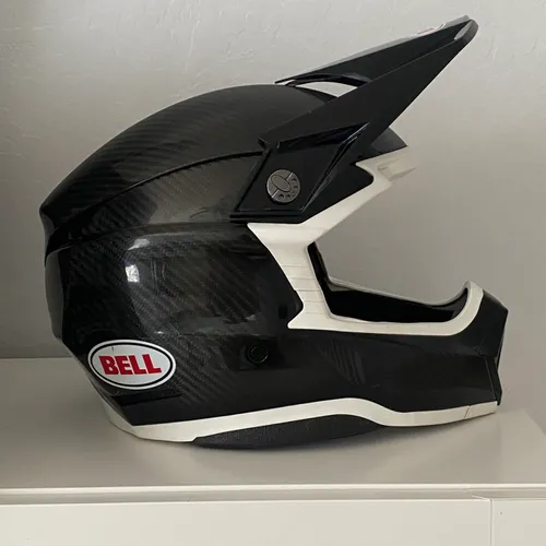 Bell Moto 10 Carbon Helmets - Size L