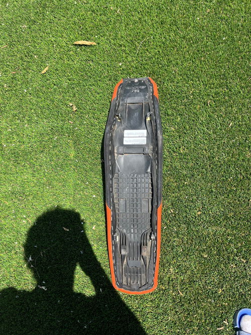 Guts Complete Seat 