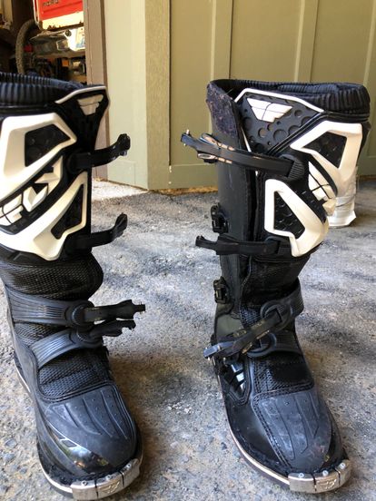 Fly boots sale cheap size 7