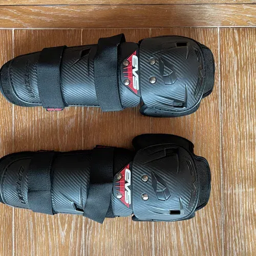 EVS Option Knee Guards