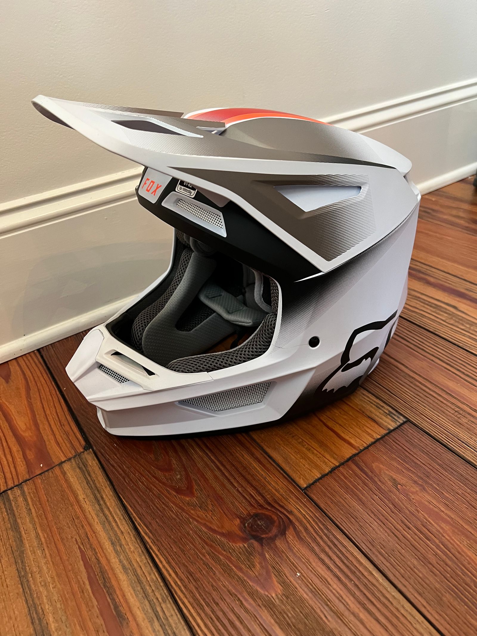 V2 vlar helmet 2025