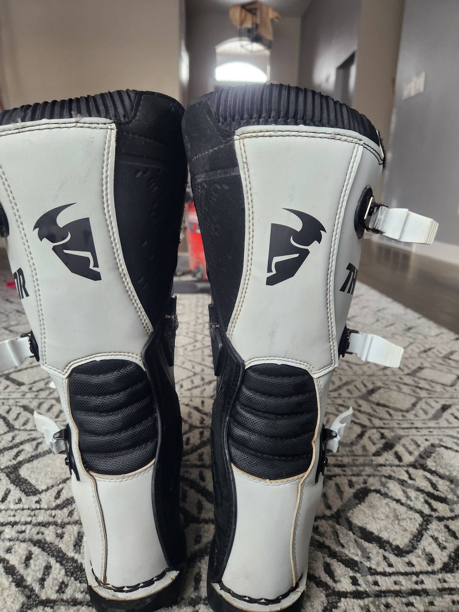 Thor hotsell ratchet boots