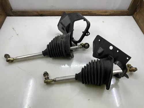 2007 Polaris RMK IQ 600 Tie Rods Left Right Boots