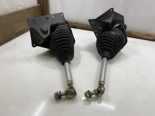 2007 Polaris RMK IQ 600 Tie Rods Left Right Boots