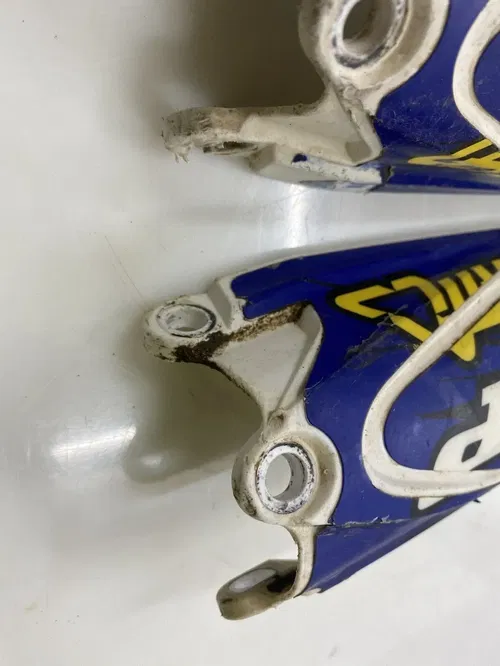 2010 Yamaha YZ250F YZ 250F 250 Fork Guards Plastic Suspension 17D-2315H-50-00