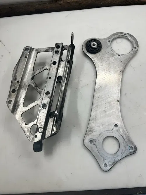 2018 Arctic Cat ZR 8000 ZR8000 Sno Pro 137” Engine Mount Mounting Plate Mounts