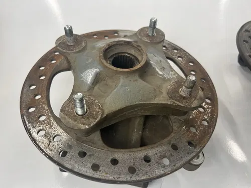 2009 Polaris Sportsman 850 Rear Wheel Hub Rotor Bearing Carrier 5136105