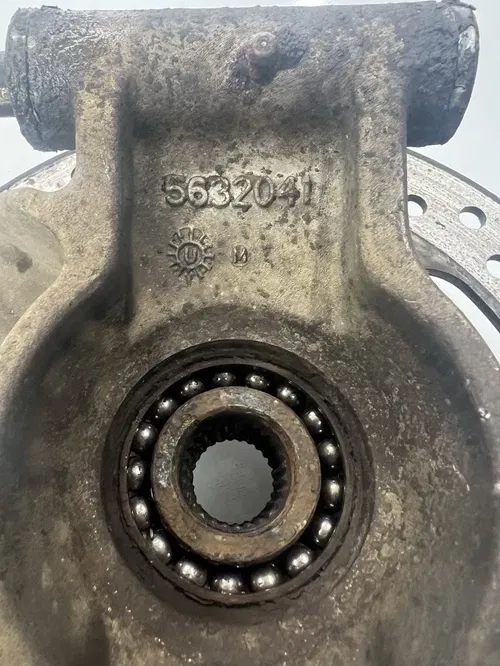 2009 Polaris Sportsman 850 Rear Wheel Hub Rotor Bearing Carrier 5136105