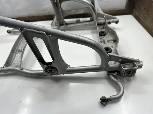 2004 Polaris Predator 500 Atv Quad Frame Subframe Back 1014516-385