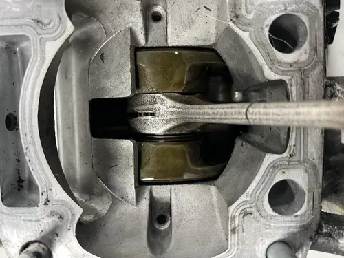 2004 Arctic Cat Saber Cat 500 LX Bottom End Crankcase Crank Case Crankshaft