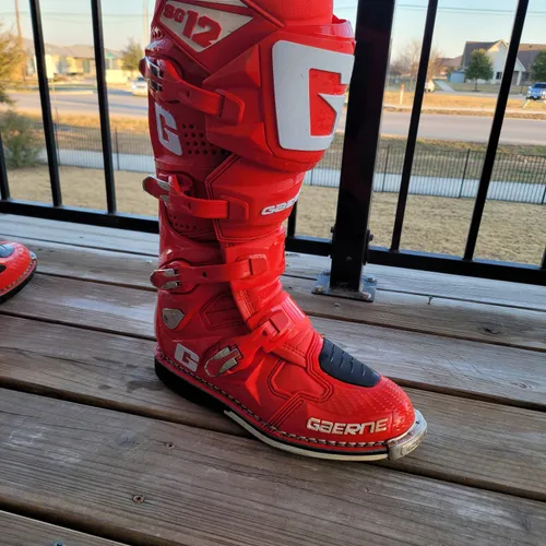 Gaerne SG12 RED Boots - Size 9.5