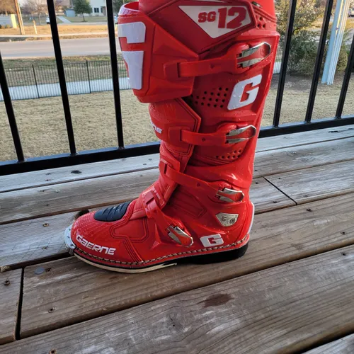 Gaerne SG12 RED Boots - Size 9.5
