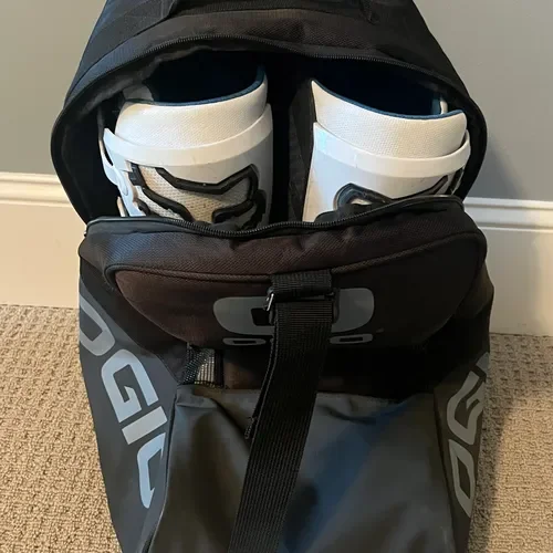 Fox Instinct 2.0 Motocross Boots Size 10.5 White with Ogio storage bag. 