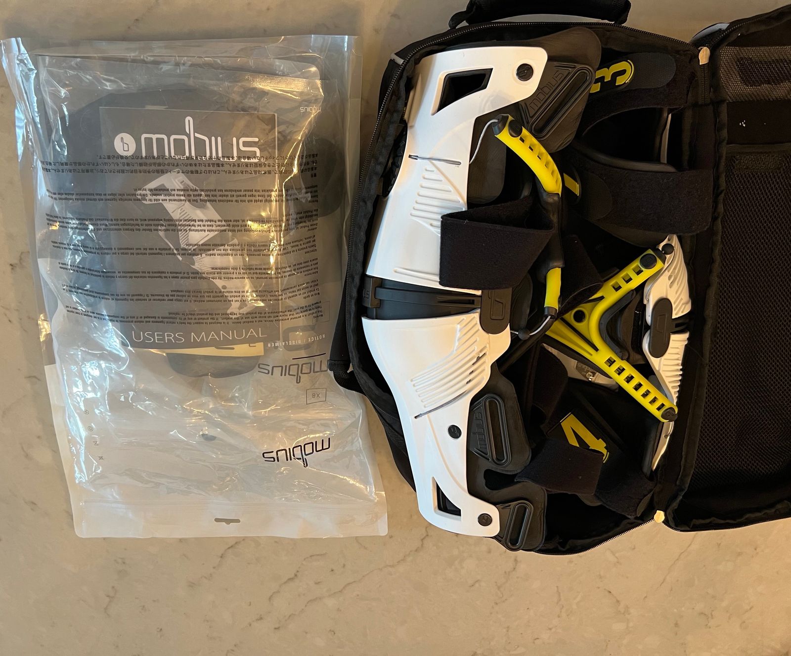 Mobius X8 Knee Braces Set - White/Yellow Medium | MX Locker