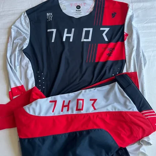 Thor Prime Jersey & Pant Combo XL/36
Navy Blue Red - New