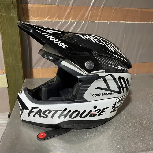 Bell Moto 10 Fasthouse Helmets - Size M