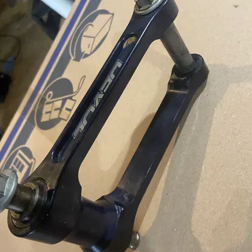 Devol 1" lowering link