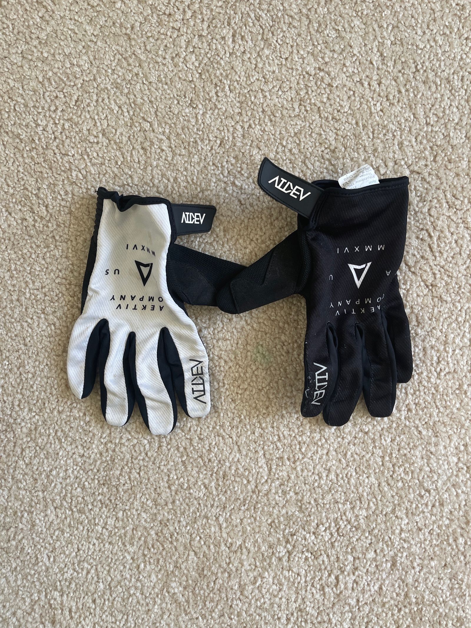 aektiv-gloves-size-l-mx-locker
