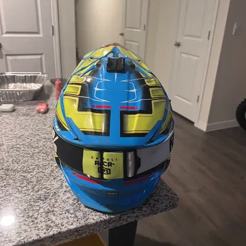 Shoei Helmet Includes Limited Edition Goggles 