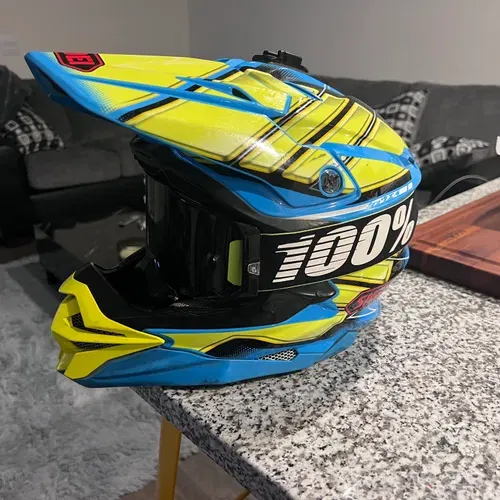 Shoei Helmet Includes Limited Edition Goggles 