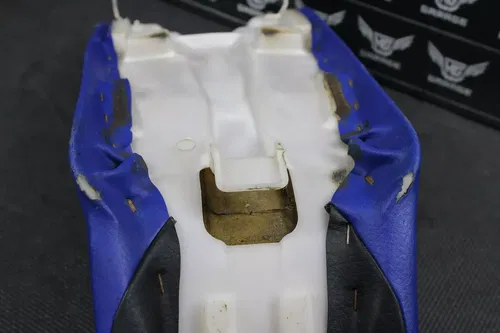 2001 YAMAHA YZ80 OEM SEAT SADDLE 4ES-24770-50-00
