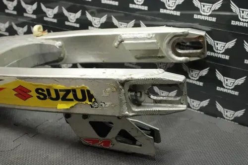 1999 SUZUKI RM125 RM250 OEM SWINGARM SWING ARM SUSPENSION 61000-37E10
