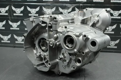 2009 KAWASAKI KX250F OEM LEFT RIGHT ENGINE MOTOR CRANKCASE CRANK CASES BLOCK