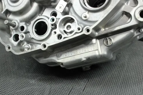 2009 KAWASAKI KX250F OEM LEFT RIGHT ENGINE MOTOR CRANKCASE CRANK CASES BLOCK