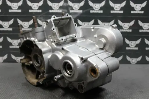 1992 SUZUKI RM250 OEM LEFT RIGHT ENGINE MOTOR CRANKCASE CRANK CASES 11301-28814