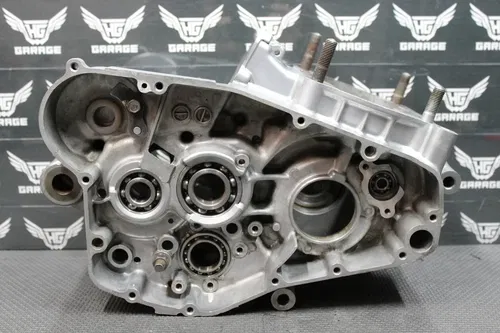 1992 SUZUKI RM250 OEM LEFT RIGHT ENGINE MOTOR CRANKCASE CRANK CASES 11301-28814