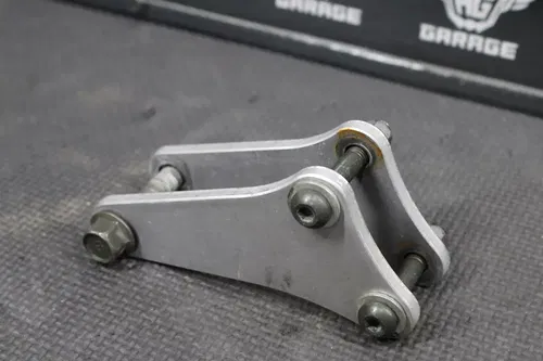 2006 YAMAHA 01-06 WR250F 01-05 YZ250F OEM ENGINE MOTOR MOUNT STAY BRACKETS