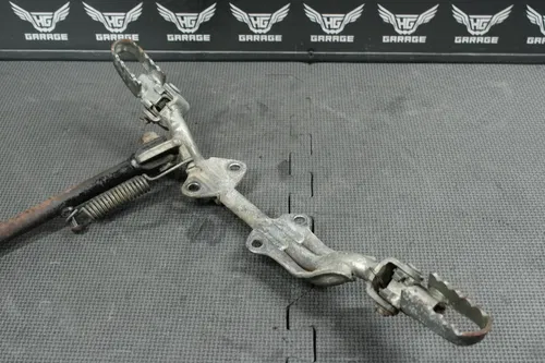 2003 HONDA 01-03 XR50R XR70R OEM FOOT PEGS PEDALS FRAME STAND FOOTPEG PEDAL BAR
