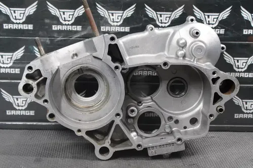 1994 KAWASAKI KDX200 OEM LEFT RIGHT ENGINE MOTOR CRANKCASE CRANK CASES BLOCK