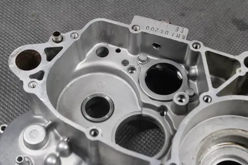 1994 KAWASAKI KDX200 OEM LEFT RIGHT ENGINE MOTOR CRANKCASE CRANK CASES BLOCK