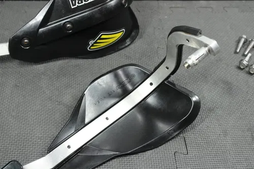 2006 HONDA CYCRA PROBEND HANDLEBARS BARS HANDGUARDS BARK BUSTERS NICE!