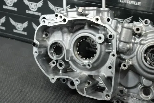2005 HONDA CRF250R 04-06 OEM LEFT ENGINE MOTOR CRANKCASE CRANK CASES BLOCK