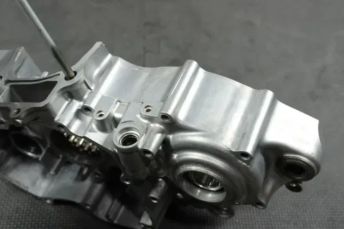 2005 HONDA CRF250R 04-06 OEM LEFT ENGINE MOTOR CRANKCASE CRANK CASES BLOCK