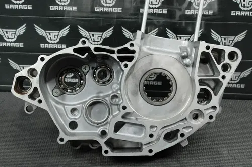 2005 HONDA CRF250R 04-06 OEM LEFT ENGINE MOTOR CRANKCASE CRANK CASES BLOCK