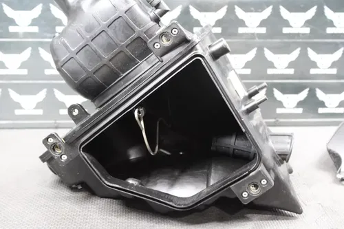 2003 KAWASAKI KLX400SR OEM AIRBOX INTAKE AIR CLEANER CASE 11010-S013