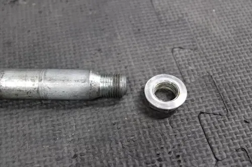 2006 YAMAHA YZ450F OEM FRONT WHEEL RIM AXLE PIVOT BOLT 1C3-25181-10-00