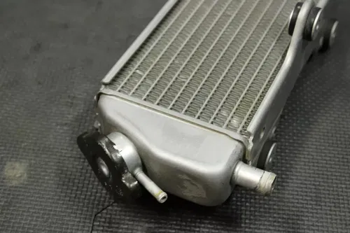 2006 YAMAHA 05-06 WR250F 01-05 YZ250F OEM RIGHT ENGINE MOTOR COOLING COOLER