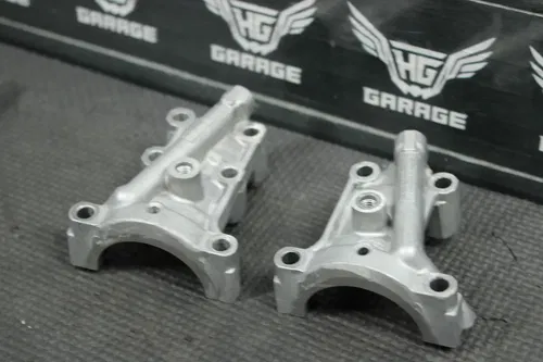 2005 YAMAHA YZ450F OEM ENGINE CAMSHAFT CAM CAP HOLDER 5XD-11102-00-00