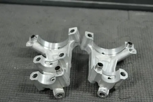 2005 YAMAHA YZ450F OEM ENGINE CAMSHAFT CAM CAP HOLDER 5XD-11102-00-00