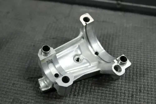 2005 YAMAHA YZ450F OEM ENGINE CAMSHAFT CAM CAP HOLDER 5XD-11102-00-00