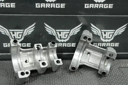 2009 YAMAHA YZ250F OEM ENGINE CYLINDER HEAD CAMSHAFT CAPS HOLDERS