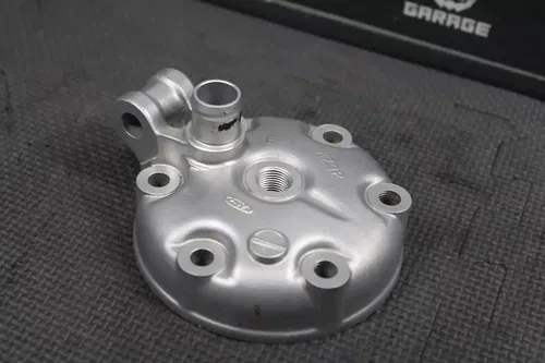 2000 HONDA CR250R OEM ENGINE CYLINDER HEAD COVER DOME TOP END 12201-KZ3-J10