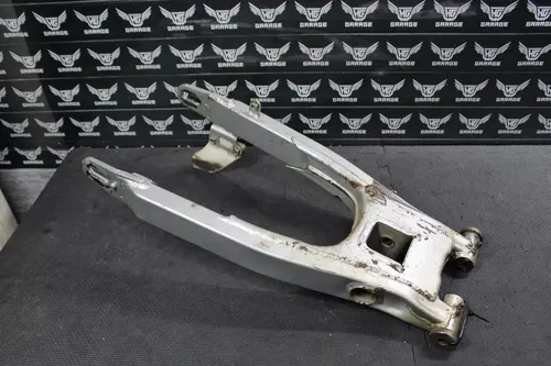 2001 YAMAHA TTR225 OEM SWINGARM SWING ARM SUSPENSION 4VW-F2110-10-35